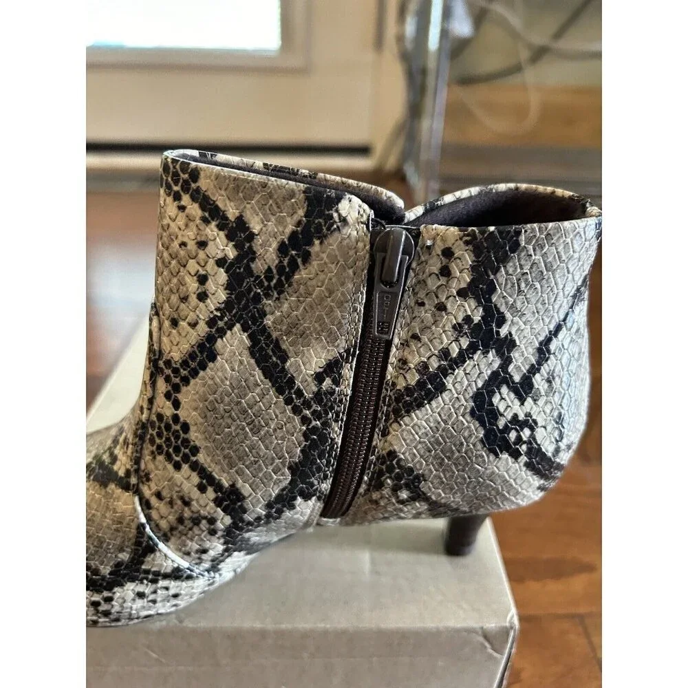 Clarks Collection‎ Heeled Booties Linvale Judith Taupe Snake NEW 7 W